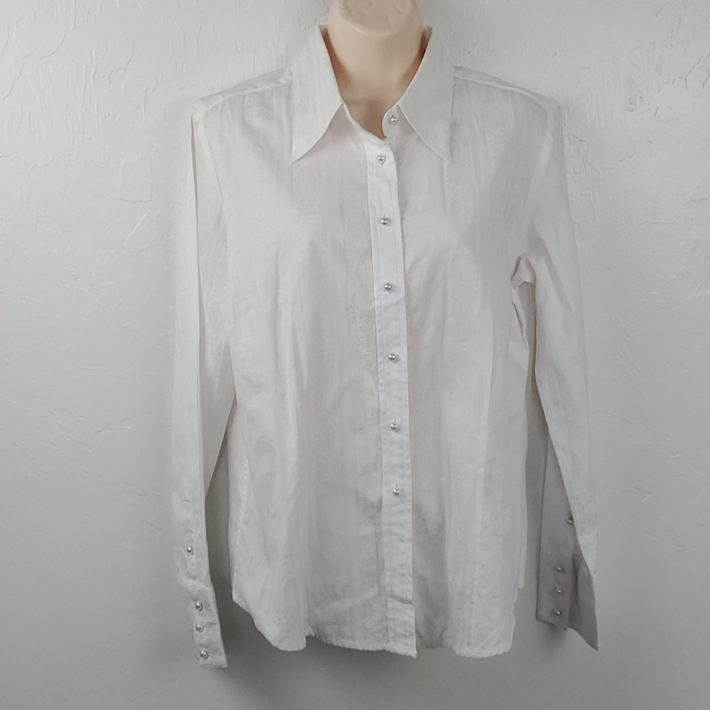 Robert Graham white embroidered buttons up blouse shirt women size L